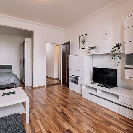 Cozy Apartment In Ruzinov ブラチスラヴァ エクステリア 写真