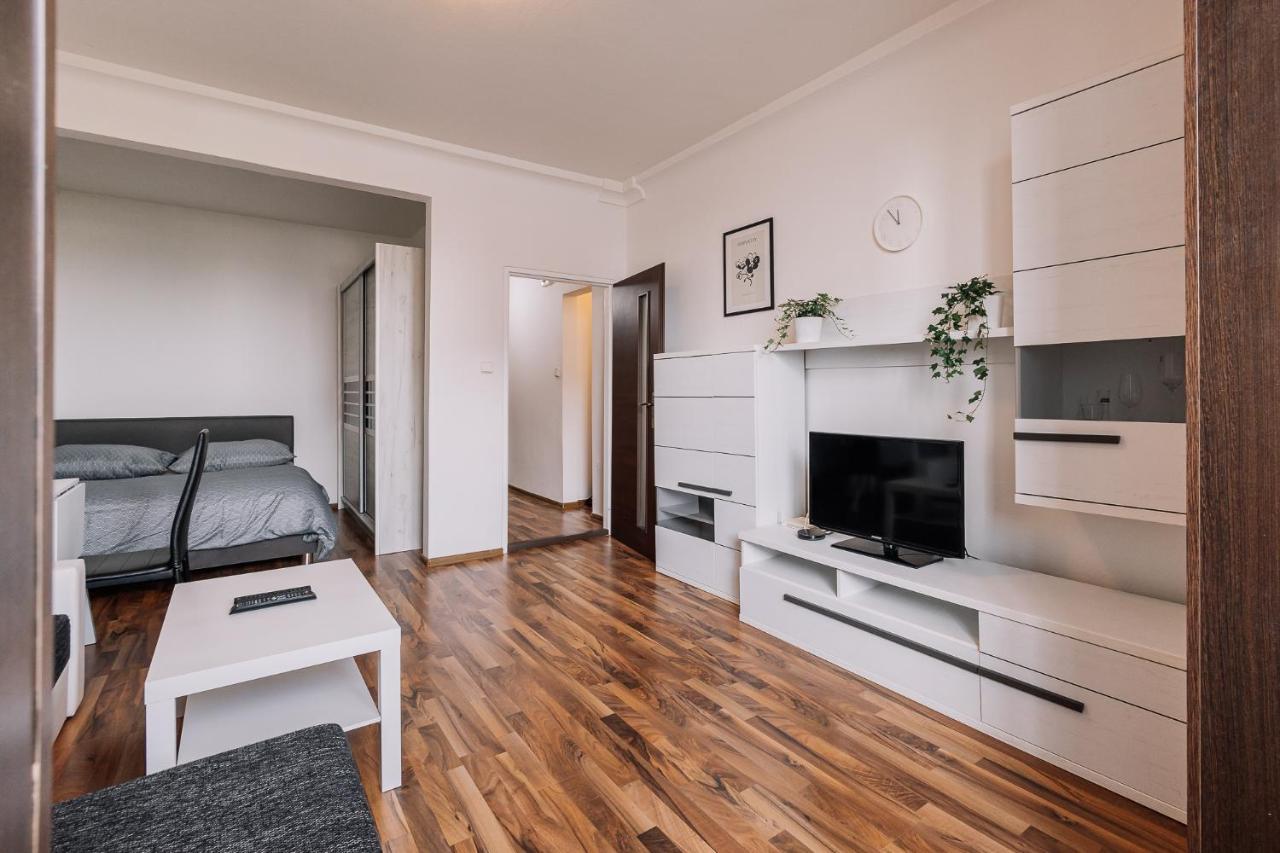 Cozy Apartment In Ruzinov ブラチスラヴァ エクステリア 写真