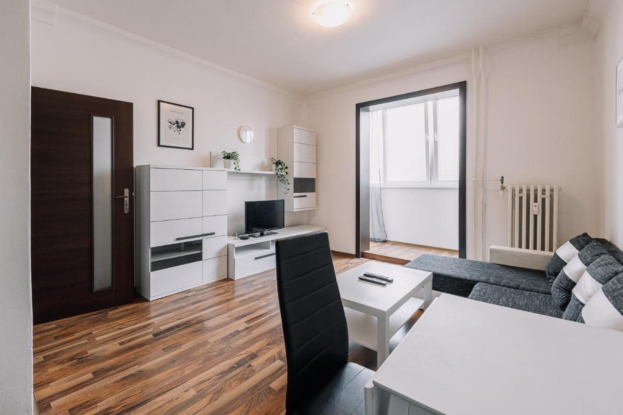 Cozy Apartment In Ruzinov ブラチスラヴァ エクステリア 写真
